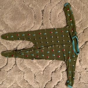 3-6 kickee pants Christmas footies